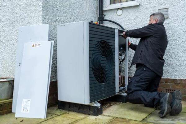 The Boiler Upgrade Scheme offer £5,000 to install heat pumps