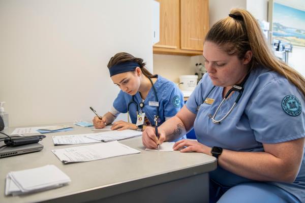 缅因护理学院将在200万美元的资助下扩大执业护士项目