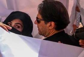 Toshakhana案:伊斯兰堡高等法院暂缓对巴基斯坦前总理伊姆兰·汗及其妻子布什拉·比比的14年监禁